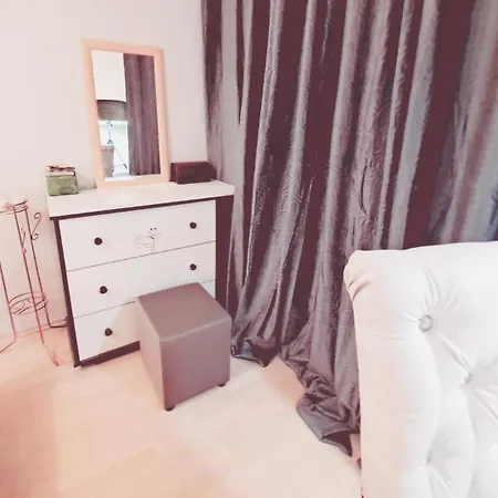 Comfort And Stylish Place To Relax, 5min To The Center! Pansiyon *